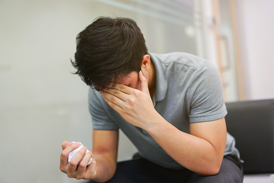 disordered-eating-quiz-male-struggling-emotions man struggling with disordered eating emotions